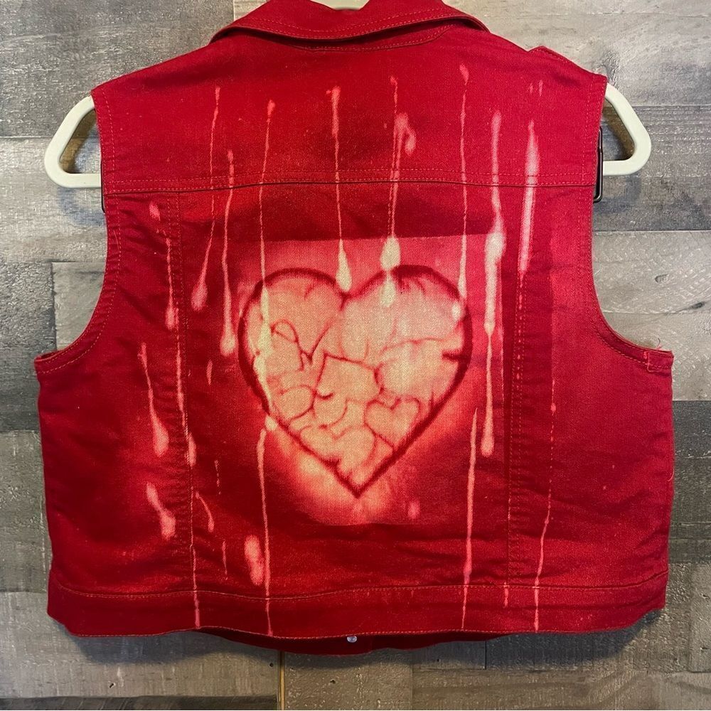 ASHLEY STEWART RED STUDDED JEAN VEST BLEACH Dripping Heart, Sz 14/16 (1016)